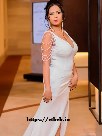 Female Escort in Delhi